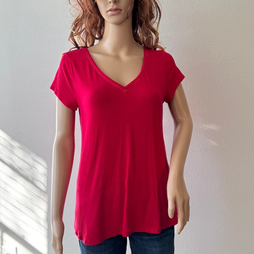 White House Black Market Pink Berry V-Neck Short Sleeve T-Shirt Sz Small VGUC